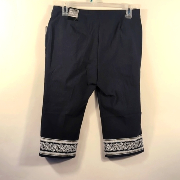 NWT Soho Apparel Large Black Capri Pants / Cropped Trousers - Picture 10 of 12